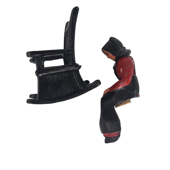 Vintage Disneyland Salt & Pepper Shakers Cast Iron Amish Woman in Rocking Chair - Picture 6 of 8